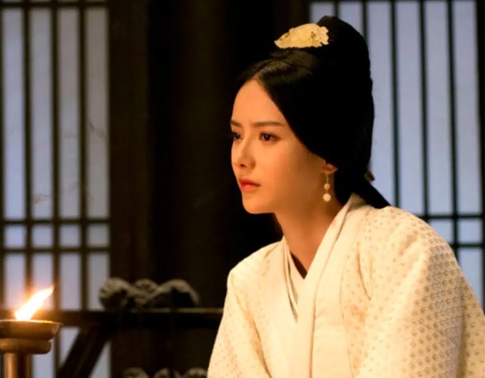 甄宓人品怎么样,甄宓凭什么被称为三国第一美女