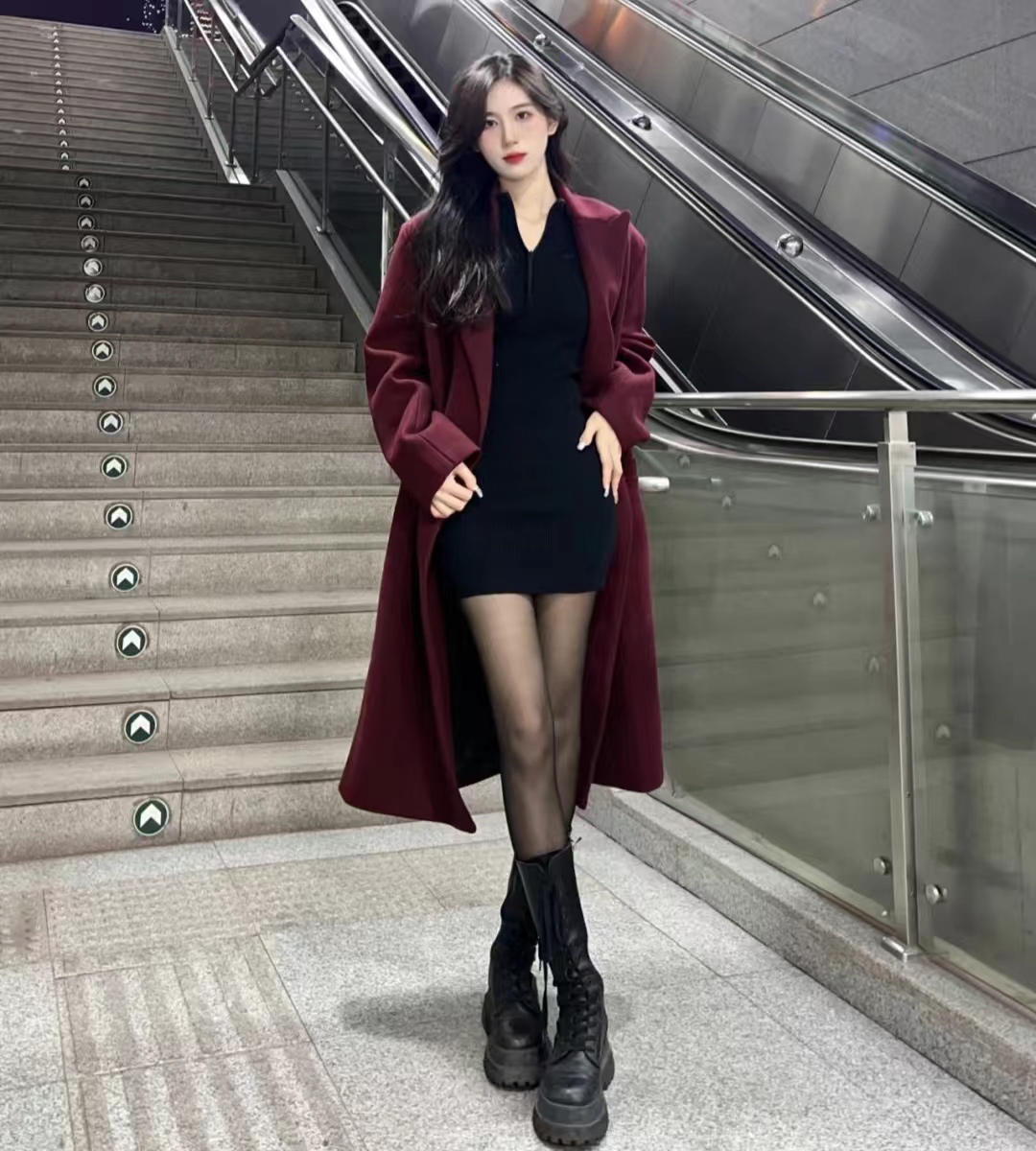 黑色搭配什么颜色很高级,黑色搭配什么颜色会显得比较高级