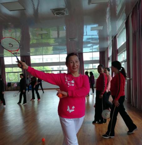 20年没见的同学来看我，我花8888招待，同学情，我一辈子也还不清