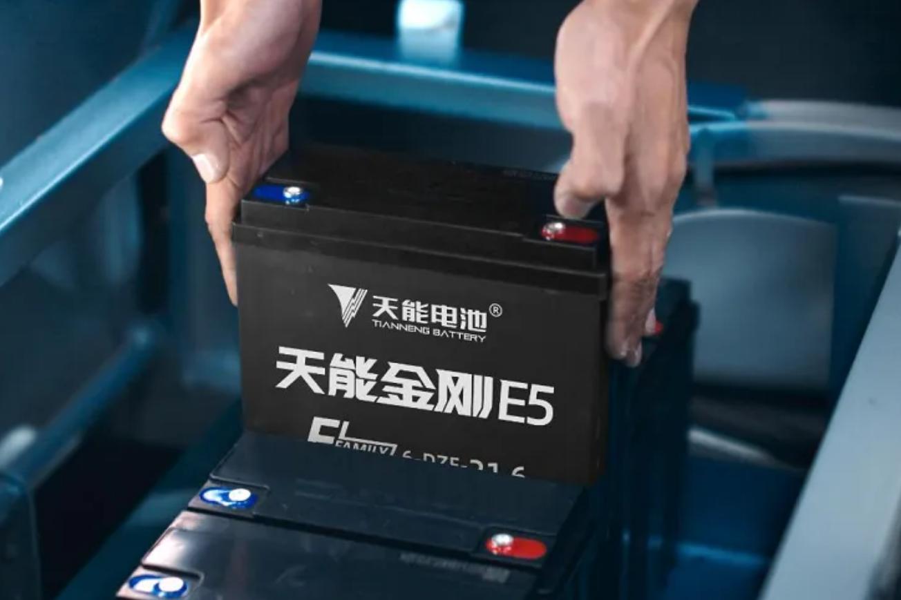 电动车电池品牌天能和超威哪个好,电动车电池买超威还是旭派