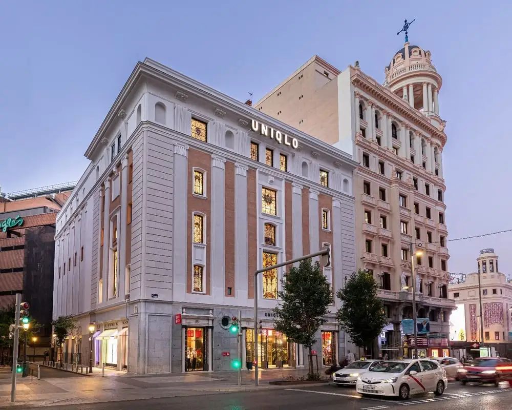 2023各大奢侈品羽绒服,今冬流行奢侈品牌羽绒服