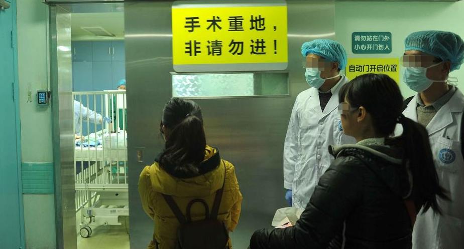 坑人！药浴中心用滚药包给孩子治皮肤，孩子昏迷4天，后果可怕