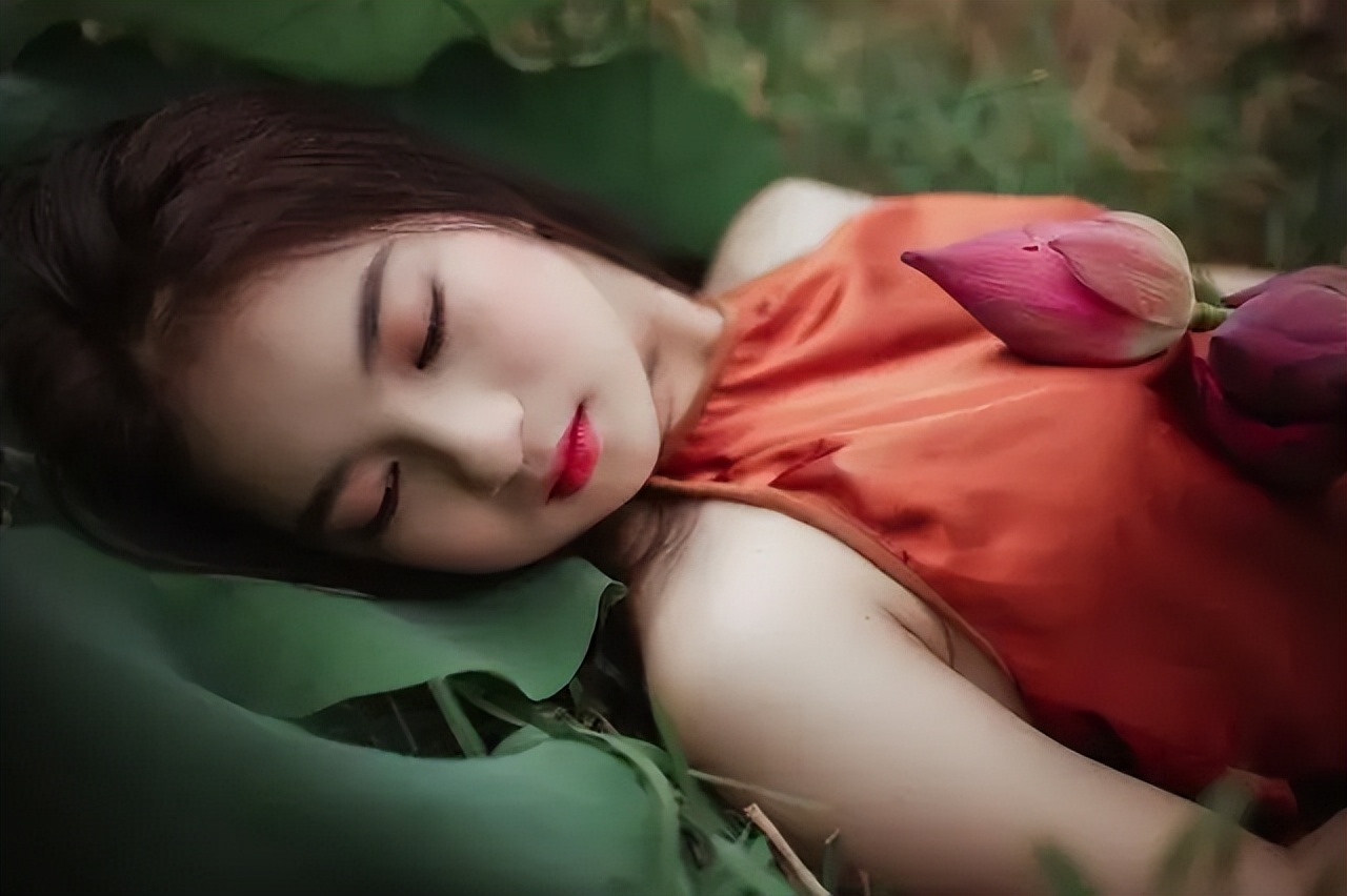 200个出轨女人的调查,100个细节看出女人出轨