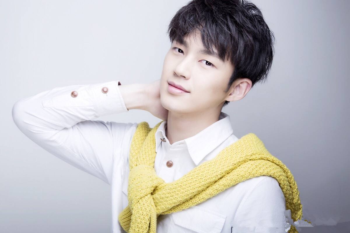 人比人气死人！这8位明星不但名气大，还个个“身怀绝技”