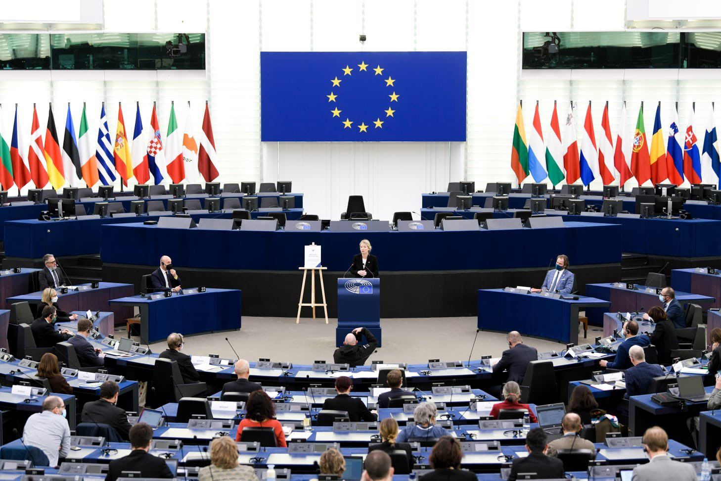 欧盟2023年全年gdp,欧盟和美国的gdp哪个体量更大