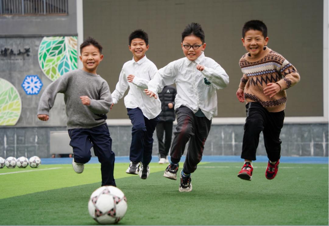 开学第一课勇敢向着梦想出发,开学第一课信心满怀向未来回放