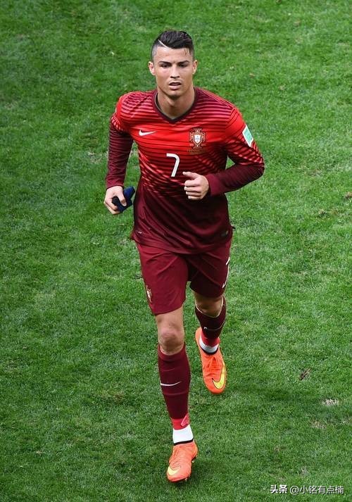 c罗从小到足球巨星过程的故事,c罗从马德拉到如今的成长经历