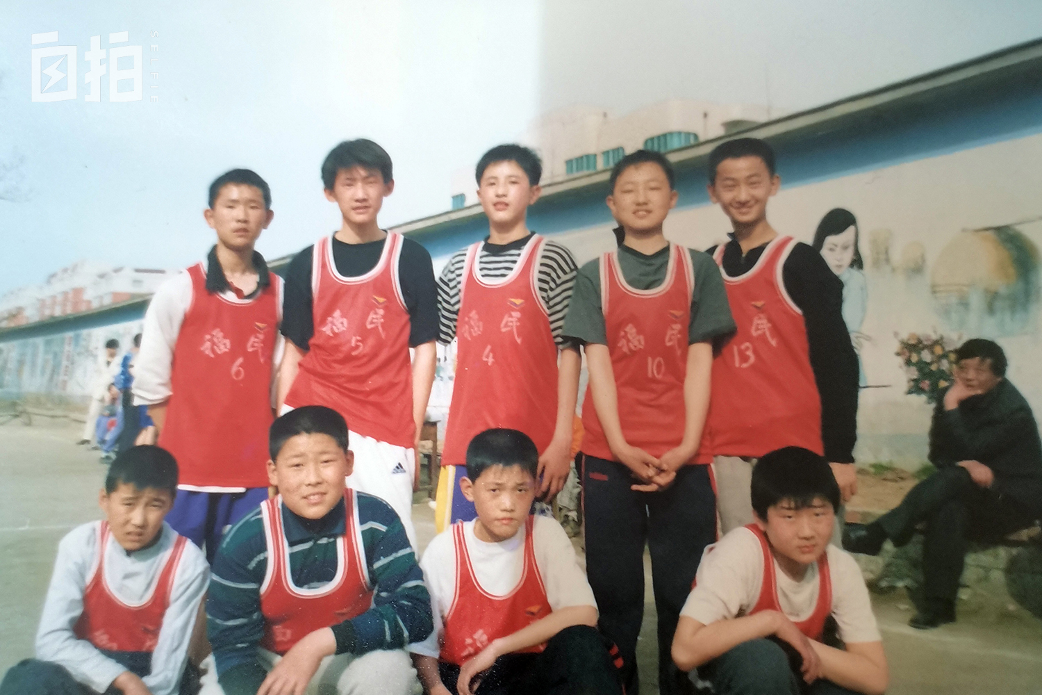 我，身高1.95米，16岁离开球队讨生活，在南非开持枪安保公司