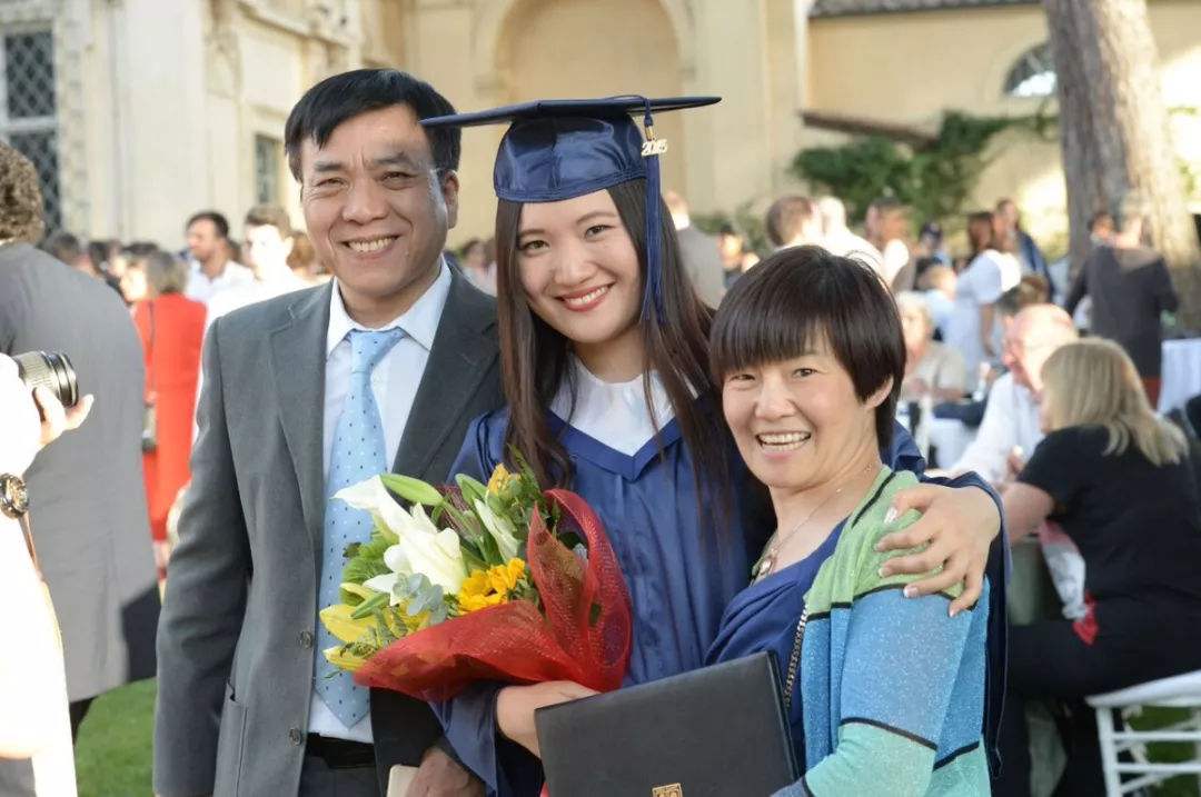 马来西亚留学贴签费用,马来西亚陪读签证可以经商吗