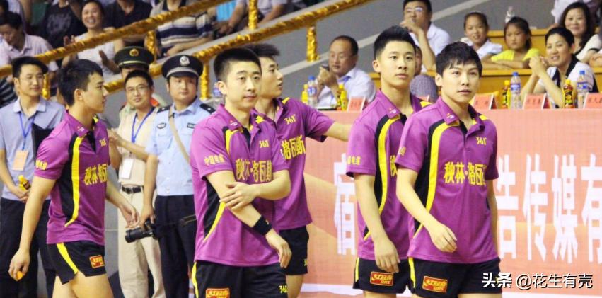 19年王楚钦看孙颖莎打球,陈玘刘国梁评价