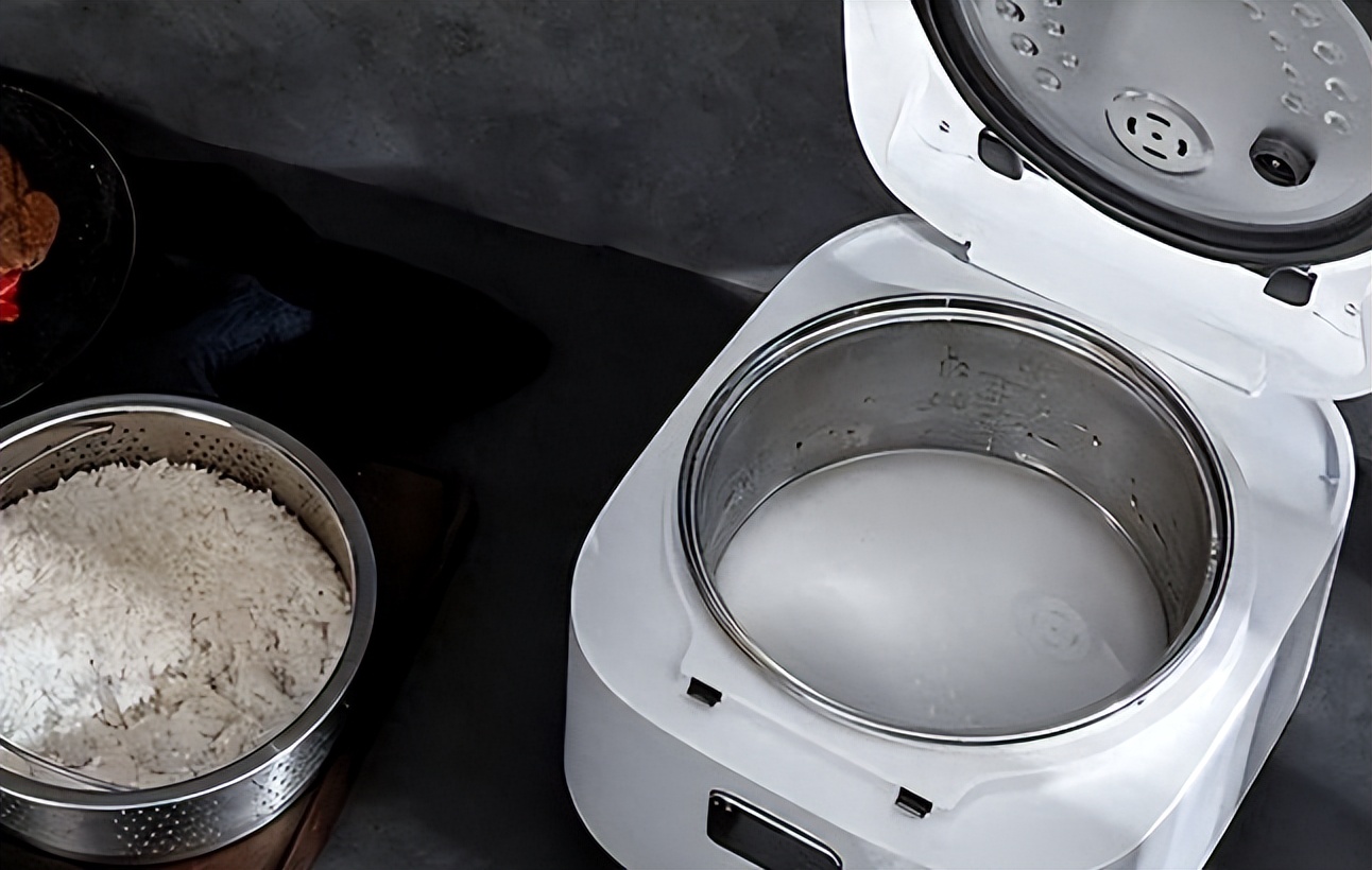 电饭煲贵的和便宜的有什么区别,100的电饭煲和500的电饭煲区别