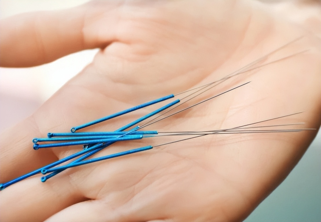 良性的乳腺肿块不动手术会癌变吗,乳腺结节良性三级严重吗会癌变吗