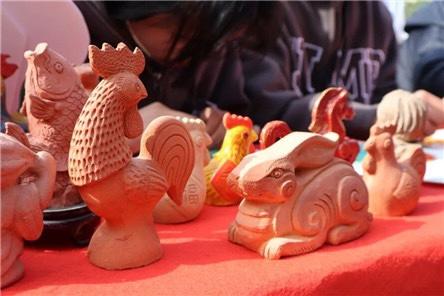 沿着黄河遇见“手造”丨澄泥印、黑陶、鲁锦……从指尖感受黄河文化千年神韵