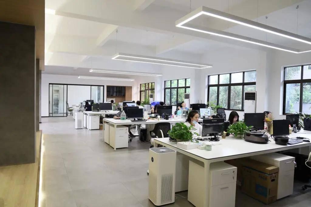 年薪30万女生转行卖快餐,大厂女生辞掉30万年薪卖盒饭