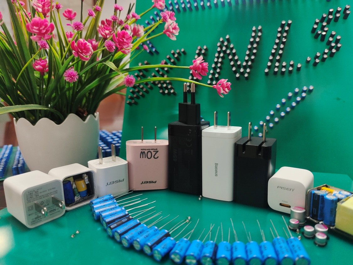 蓝宝石电解电容,蓝宝石电容哪个品牌的最好