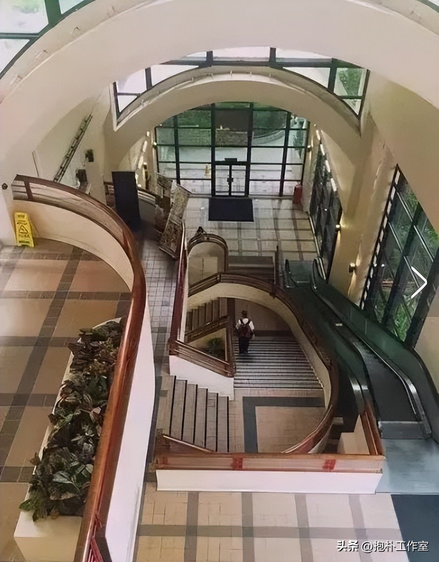 香港第一风水师：为李嘉诚大摆“风水局”，一句话让杨受成翻盘