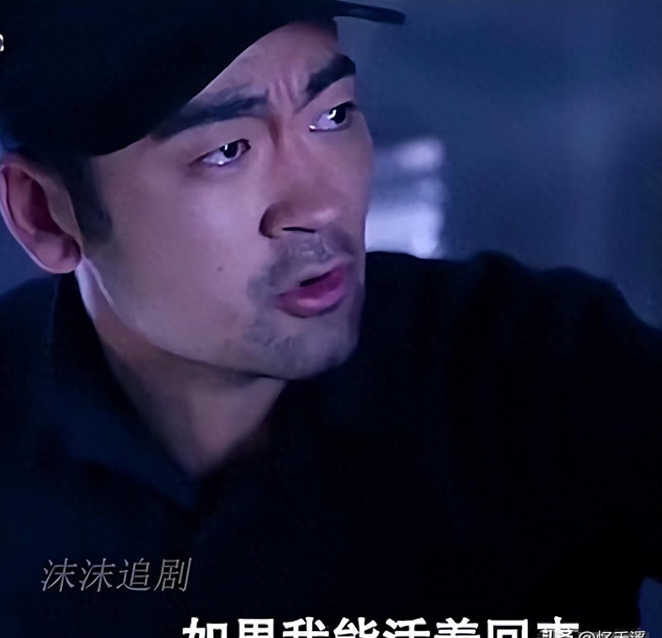 狂野诱惑！超辣女王舔刀瞬间！