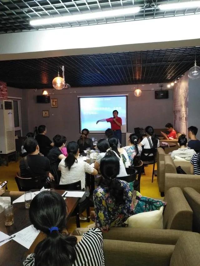 和谐园网络帮助新家长解决孩子因躯体症状不能上学问题