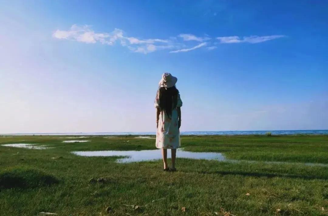 静而不争做一个淡泊中进取的女人,不惊不扰静而不争的女人很强大