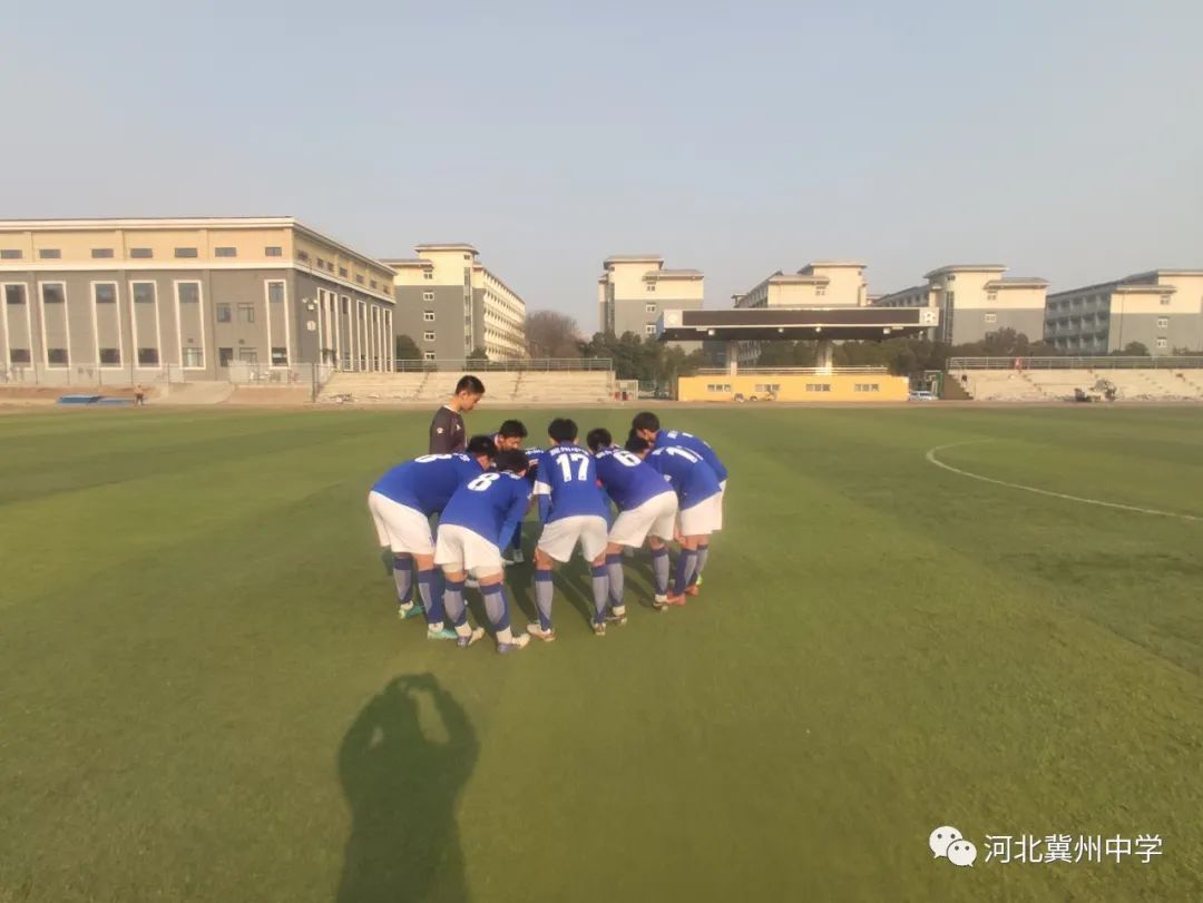 我校足球比赛喜报,喜报足球比赛第一名