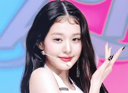 虞书欣赵露思齐刘海造型,虞书欣同款发型双麻花辫怎么搞