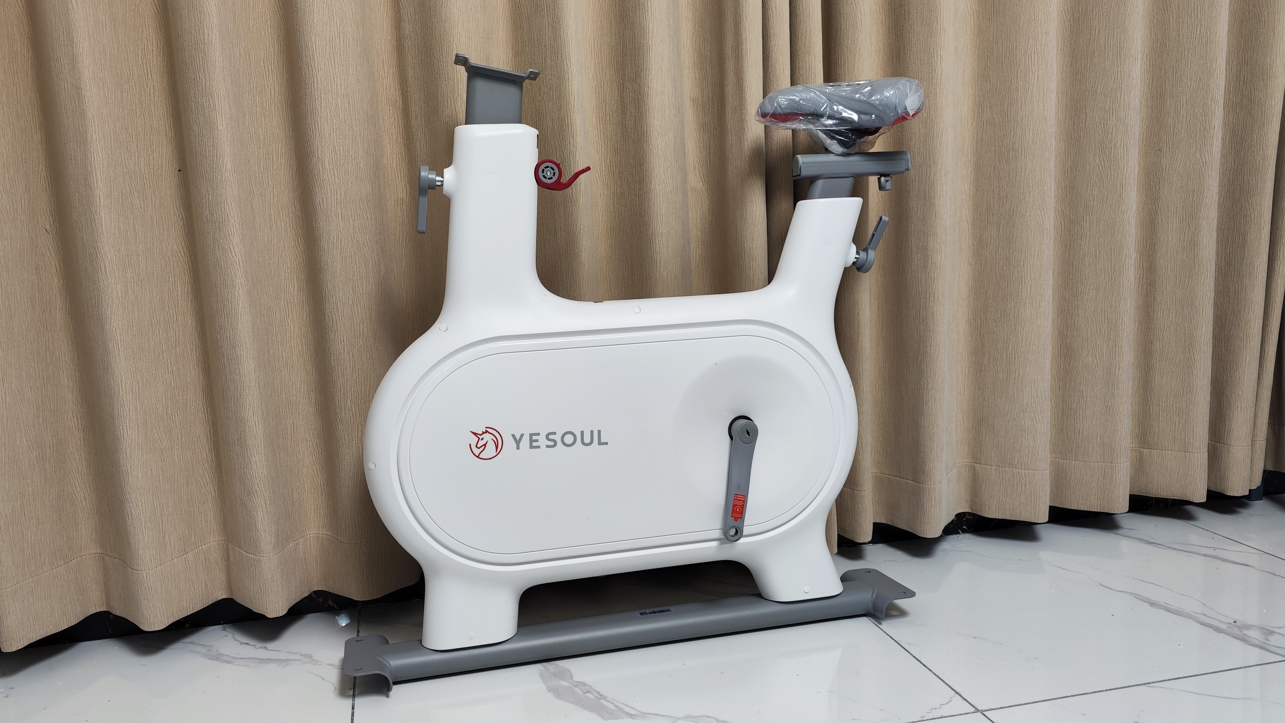 动感单车伤脚吗,动感单车利与弊