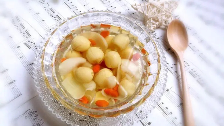 夏季脸过敏发红干怎么快速解决,夏天脸部过敏发红发痒怎么办