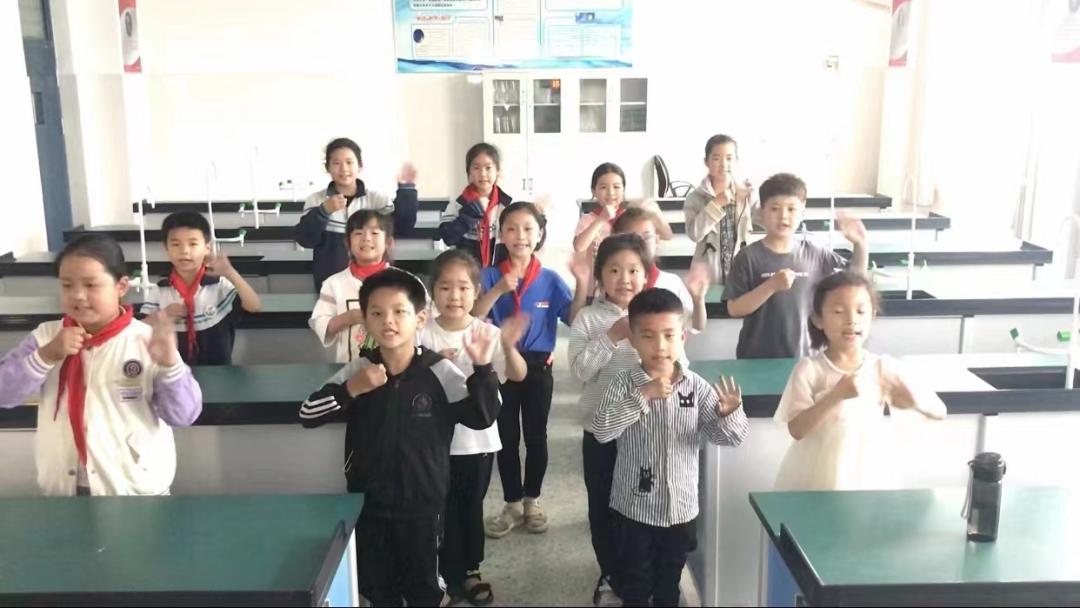 各学校开展丰富多彩的社团活动,多彩社团精彩纷呈