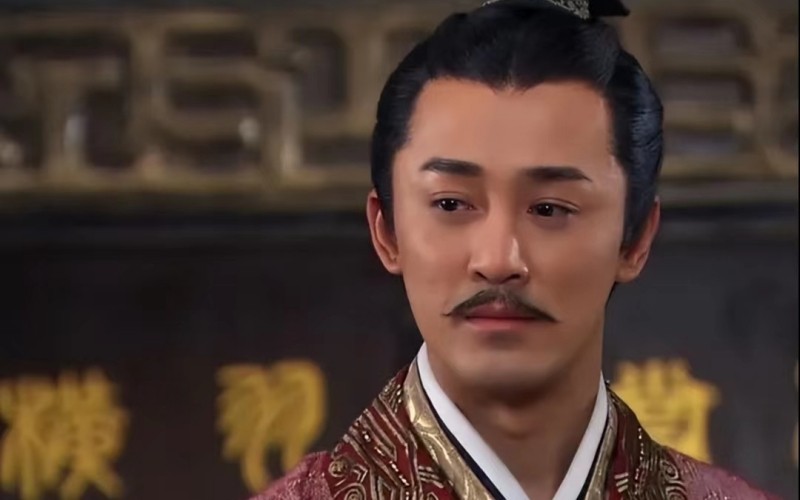 历史上皇帝请大臣吃饭,皇帝让大臣吃饭却不给筷子