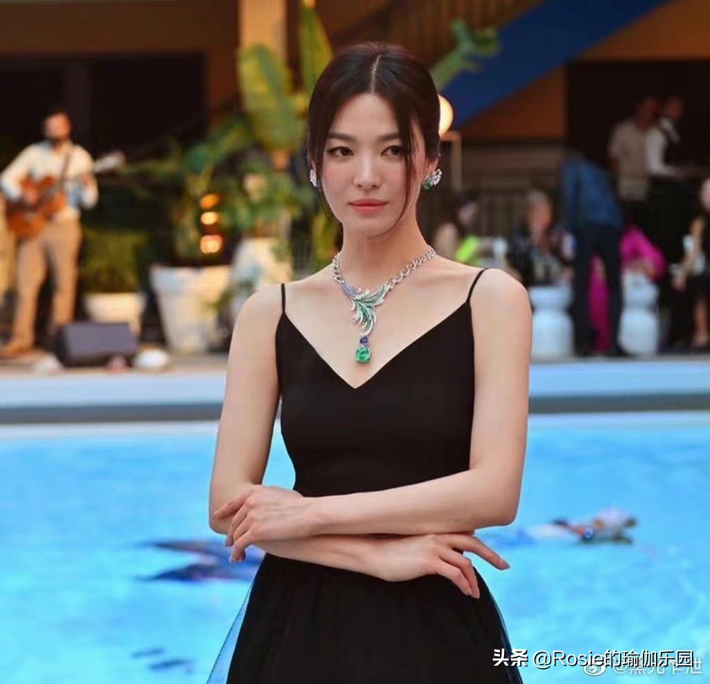 宋慧乔齐肩锁骨发,宋慧乔美肩纤背