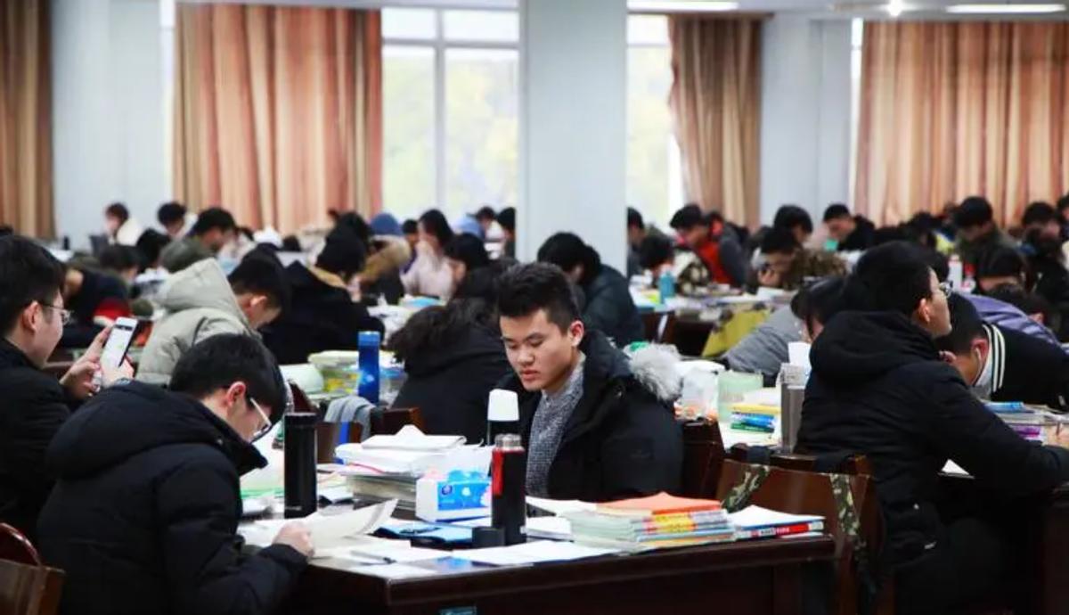 学硕为什么分数更容易考高,学硕含金量不高难就业