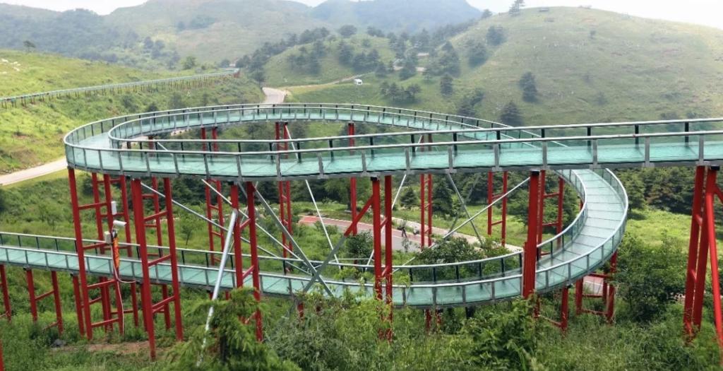 重庆正规玻璃水滑道厂家,重庆玻璃水滑道专业设计厂家