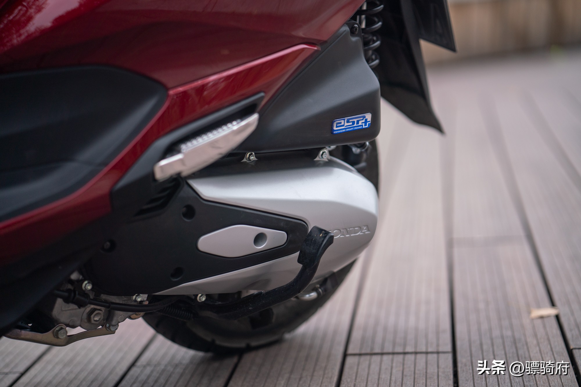 2020款本田lead125是缸头水冷吗,本田lead125和铃木uy125哪个动力强