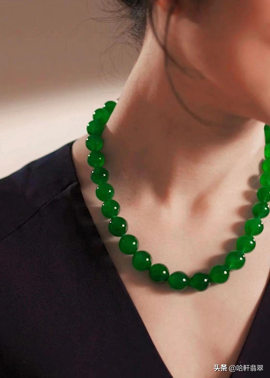 佳士得拍卖的顶级翡翠手镯,越贵越有人买的商品