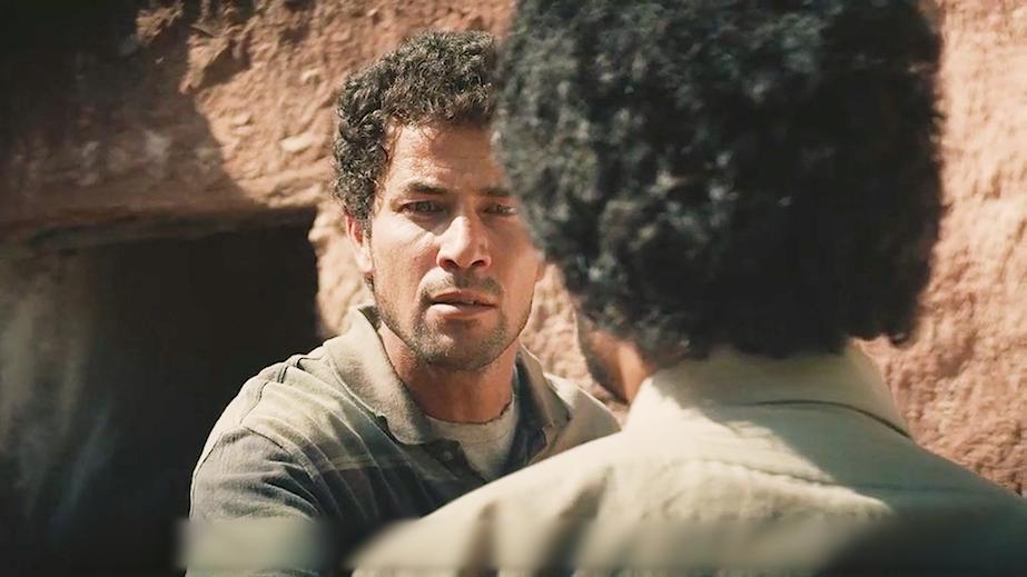 揭露印度女性悲惨的电影，孕妇上山挑水男人在家玩乐，越看越揪心