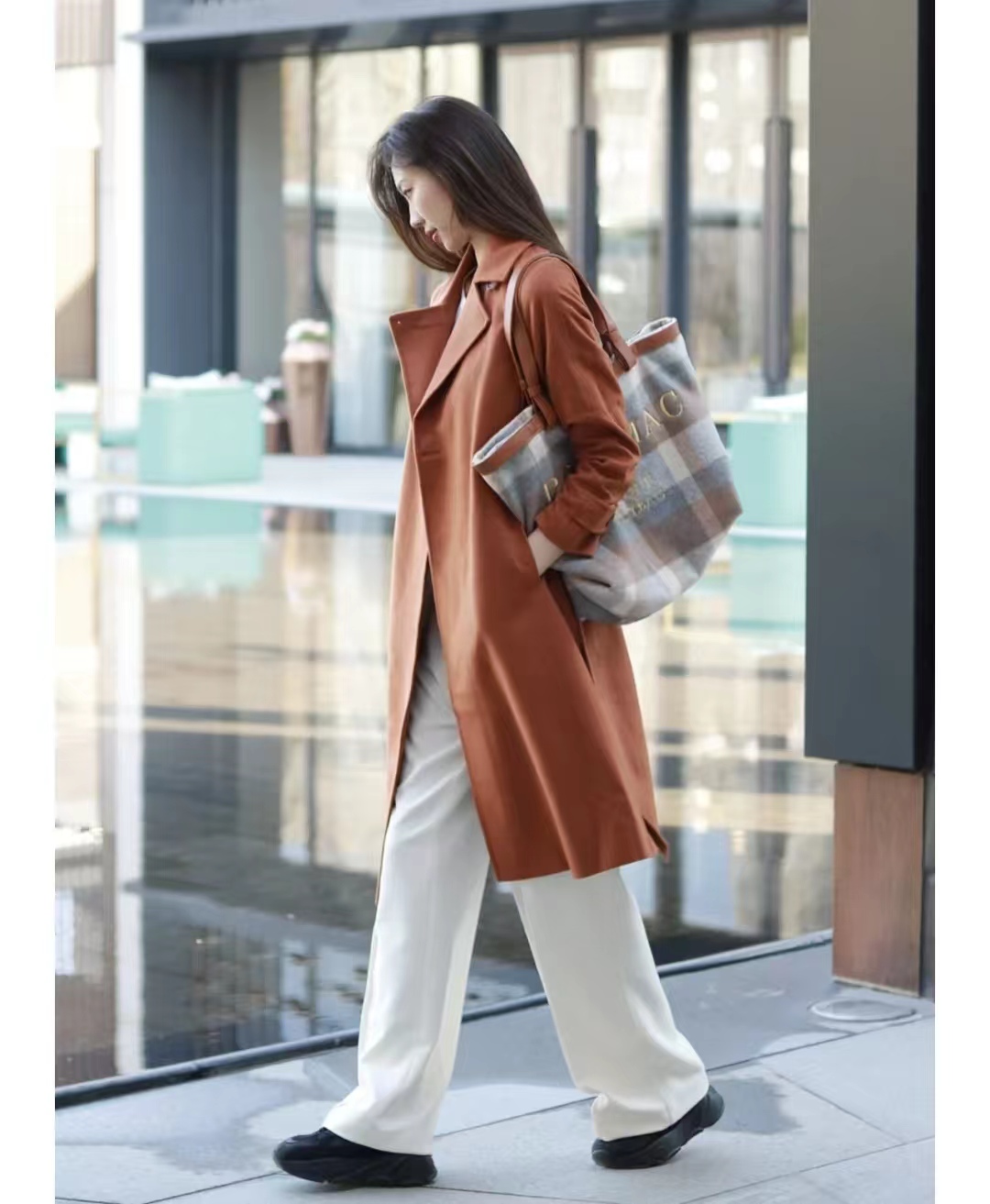 白色大衣里面搭配什么颜色显高级,17-20岁女气质大衣