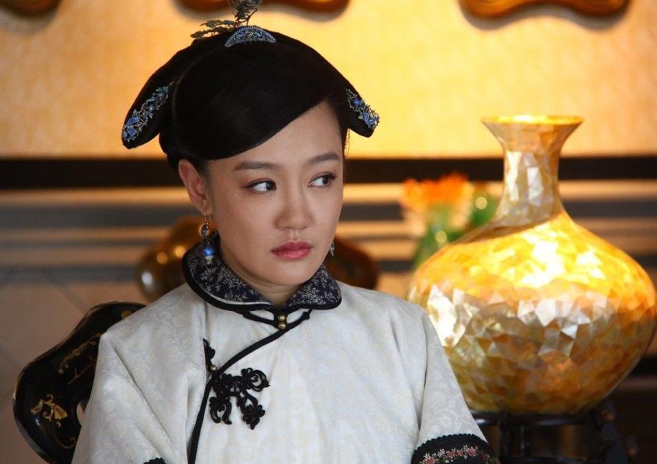 他是抗日英雄，一生娶了40多个老婆，83岁去世，至今却还未下葬