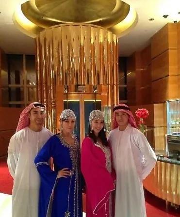 迪拜富二代到上海旅游，看到遍地豪车很惊讶：上海也产石油？