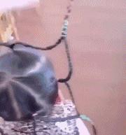 邻居门口放狮子我怎么破,邻居门口摆狮子我该怎么应对