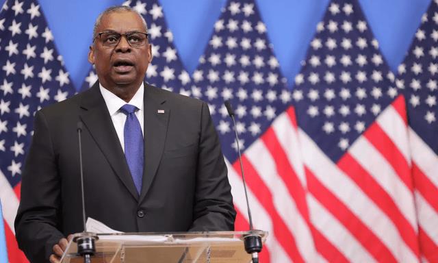 中将问一句话，美代表回答四个字，全场爆笑