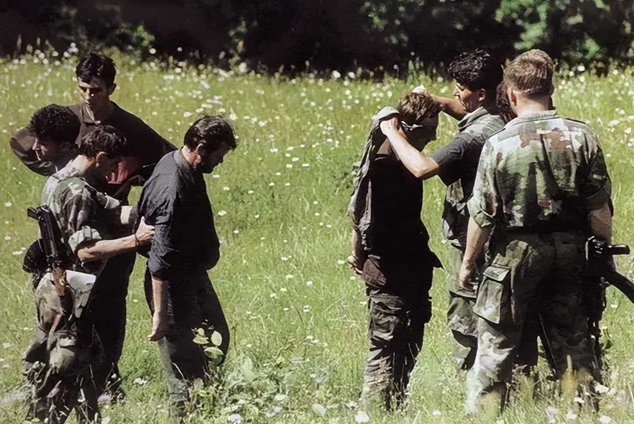 残酷的波黑战争：*杀屠**闻名世界，手段堪比纳粹，一半人口沦为难民