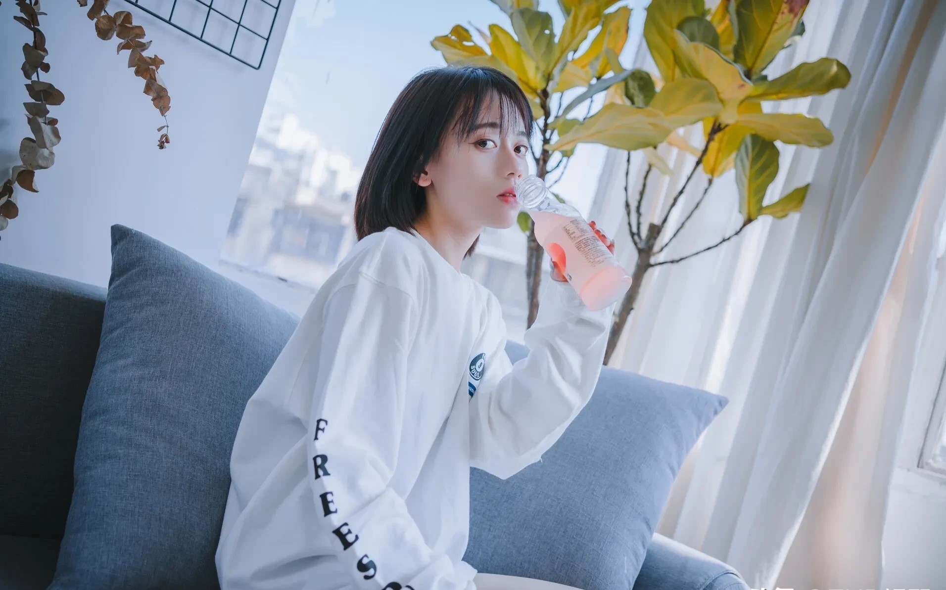 跟女生聊天没有话题找什么话题聊,跟女生聊天没话题应该怎么找话题