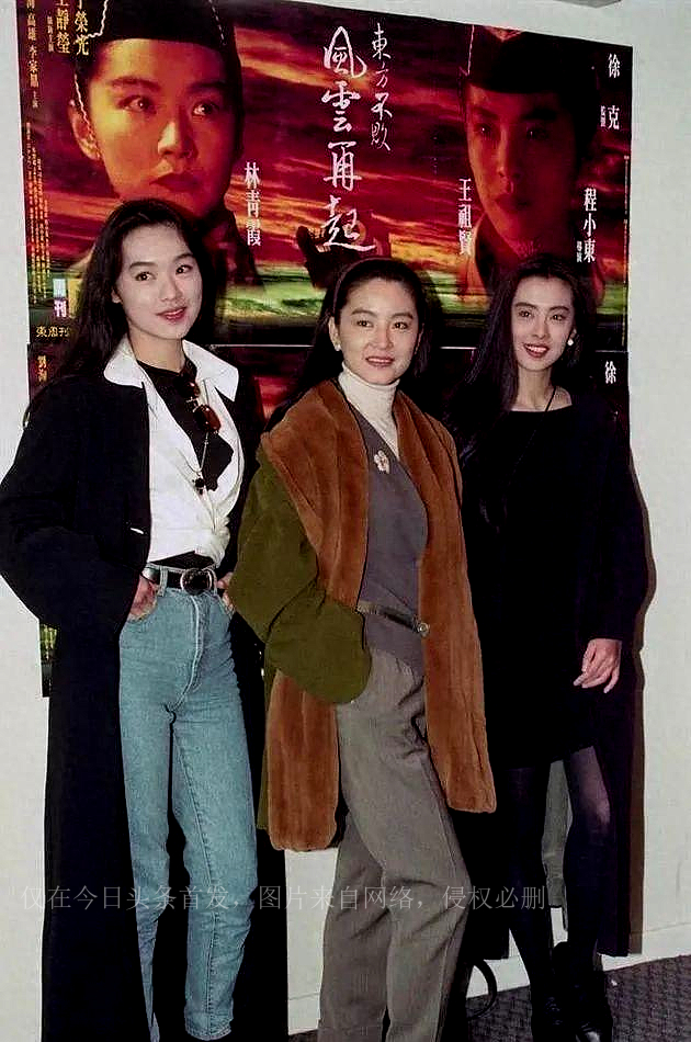 王祖贤吊带裙美图,51岁王祖贤新照秀逆天长腿