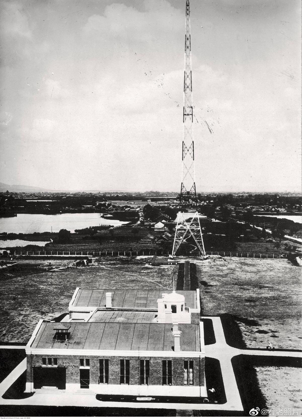 集中营惨状:30张老照片揭示妇女衣不遮体的悲惨命运!