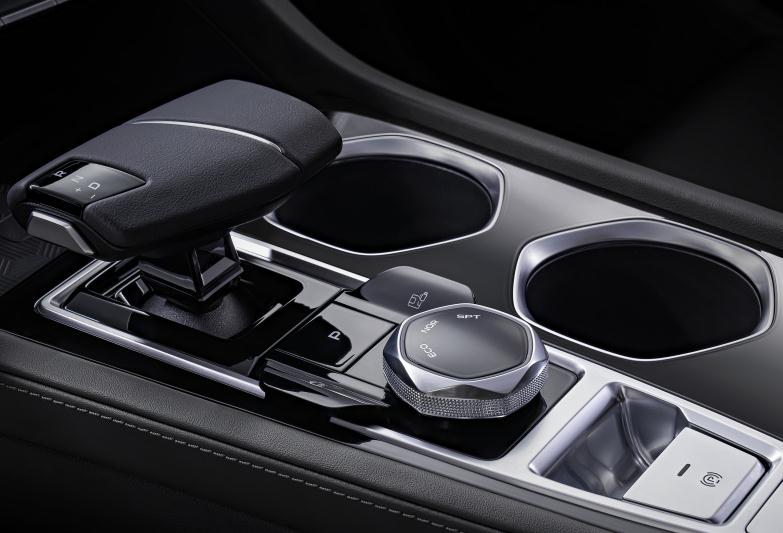 高颜值、大空间，1.4T落地还不到10万元，家用轿车选它错不了