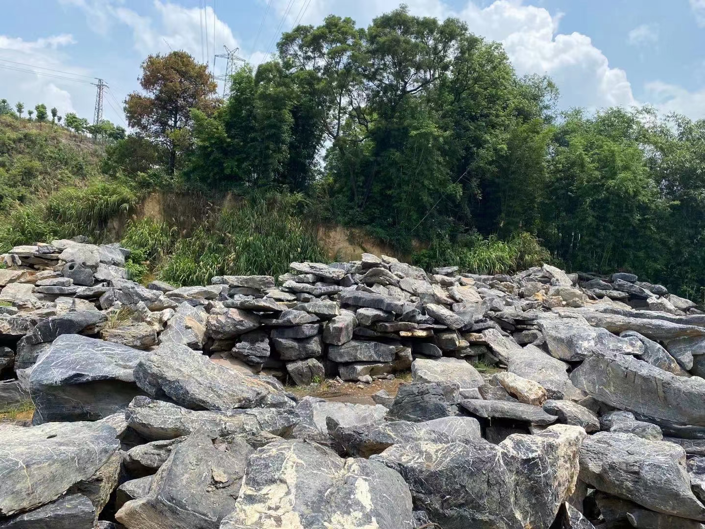 太湖石打造庭院大自然假山水景,太湖石庭院假山造景图片