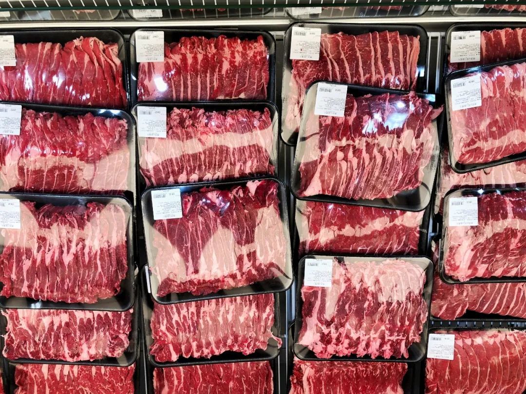 年轻人开始涌进山姆薅羊毛：买一次性卡、花5块钱找人带进……