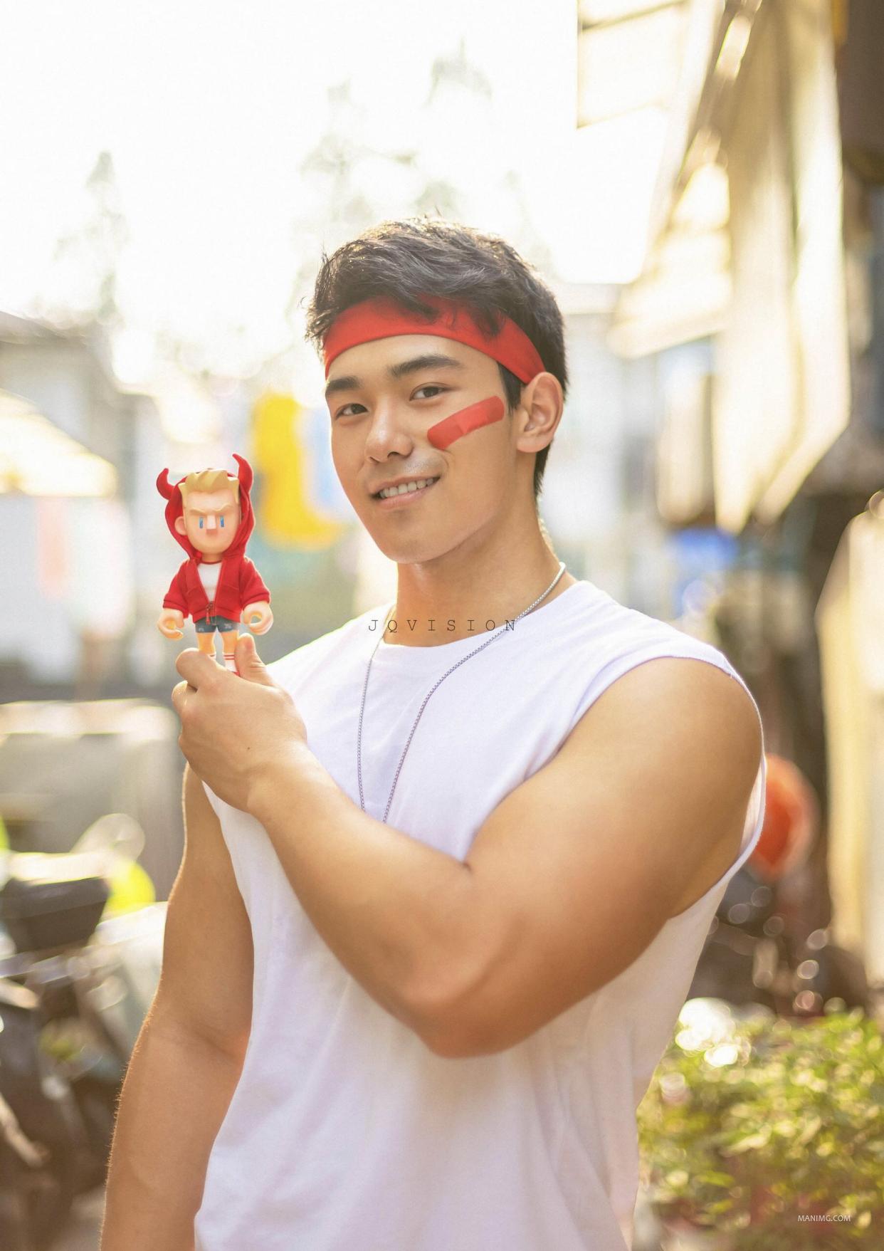 小励律曾浩然:肉球变型男