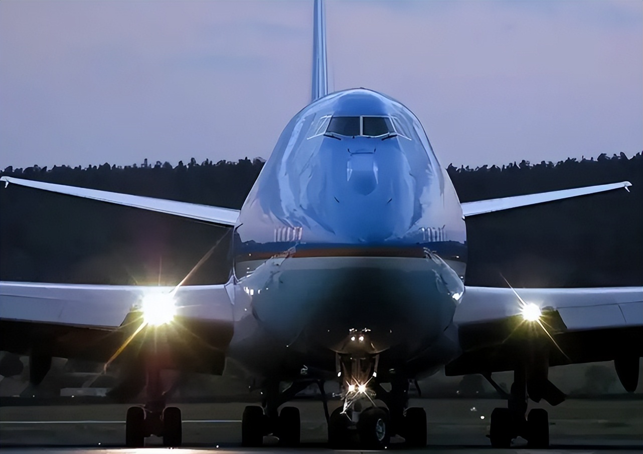 空军一号造价40亿美元,空军一号真要几个亿吗