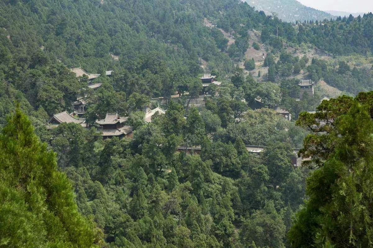 *国锋华**陵“投资过亿”，堪比南京中山陵？看当地官员怎么说